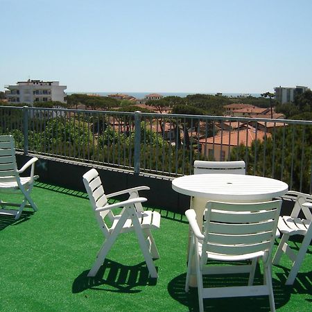 Hotel Mediterraneo Marina di Pietrasanta Exterior photo