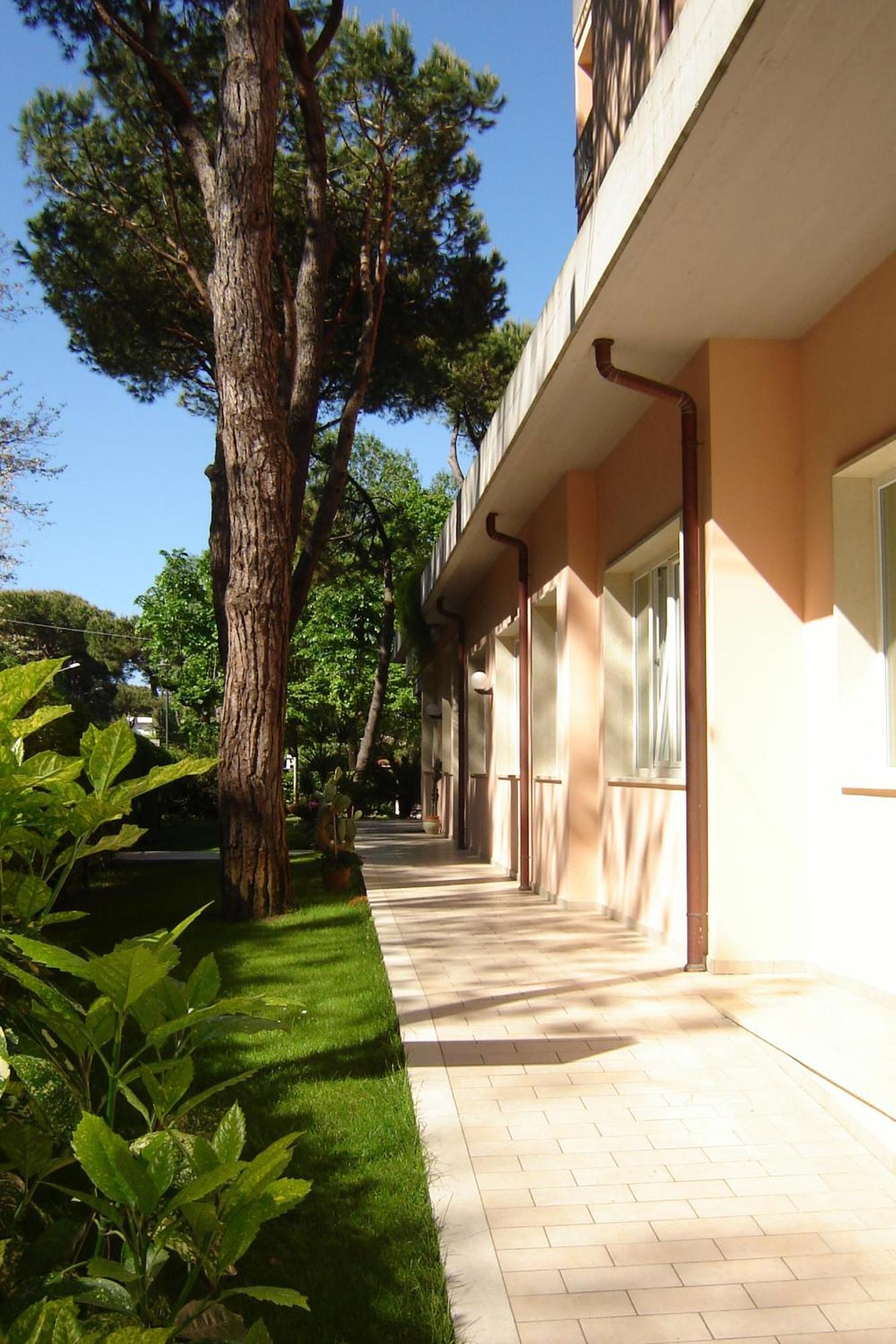 Hotel Mediterraneo Marina di Pietrasanta Exterior photo
